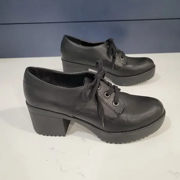Wanted Breakout Oxford 90's Y2K Style Lug Heel Platform Size 9 - Picture 2 of 12